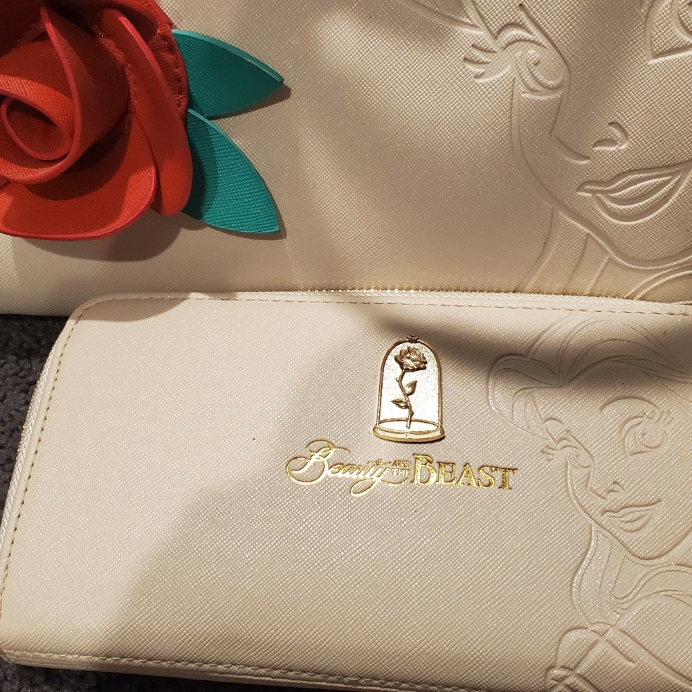 Disney beautiful lounge fly purse and wallet